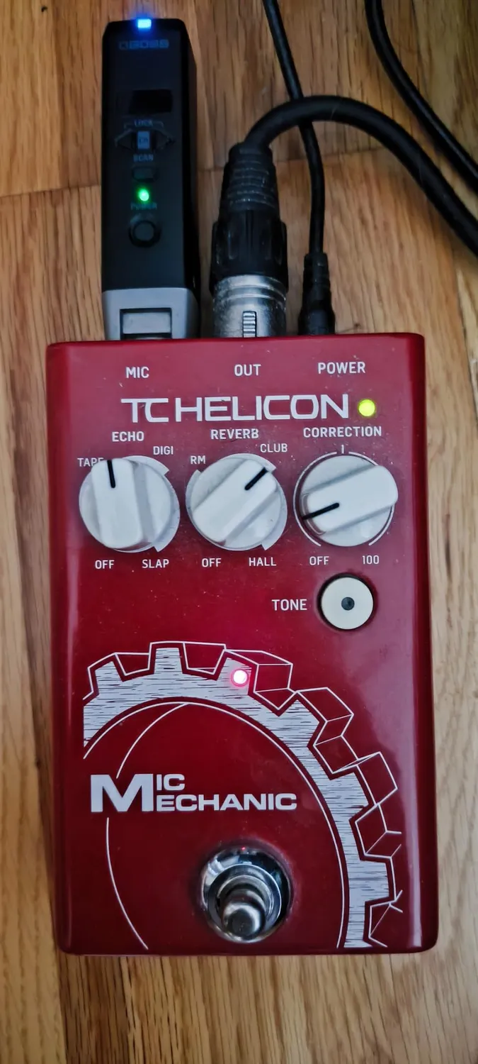 TC Helicon Mic Mechanic 2 Gesangseffektpedal mit Pitch-Korrektur