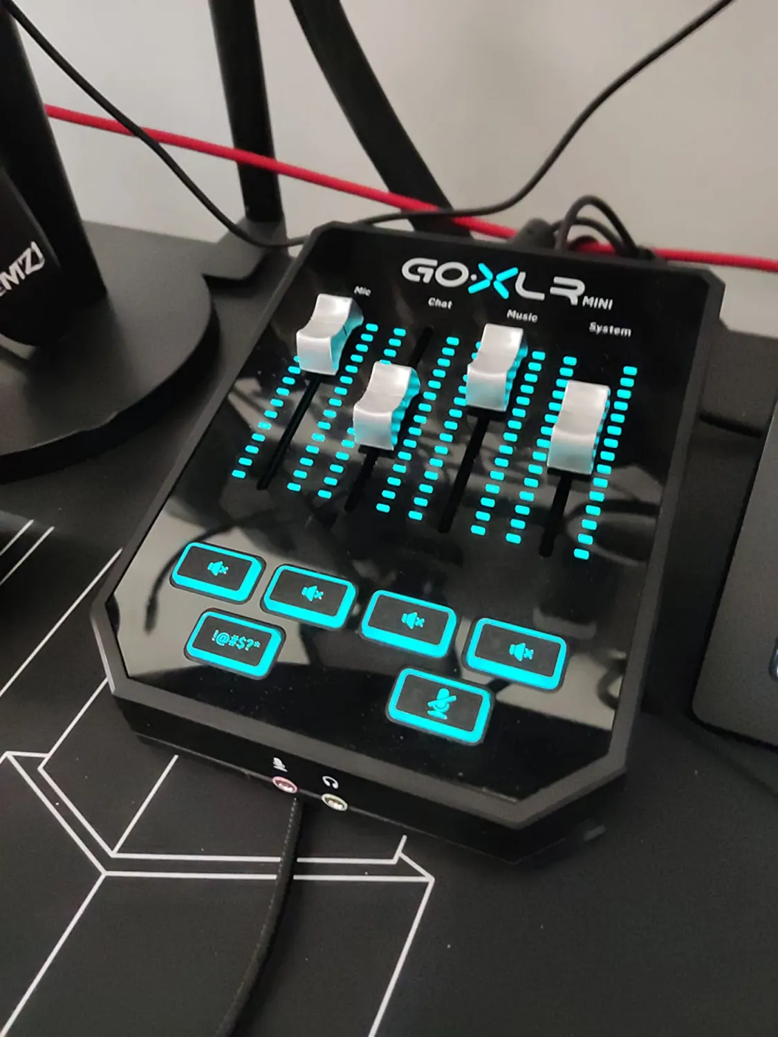 TC Helicon GoXLR Mini Streaming-Mixer kompakt mit Midas-Preamp