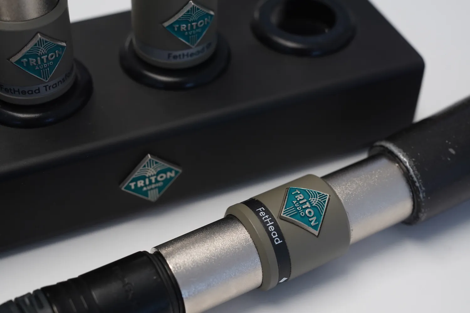 Triton Audio Display Halter für 4 Inline Produkte Stahl