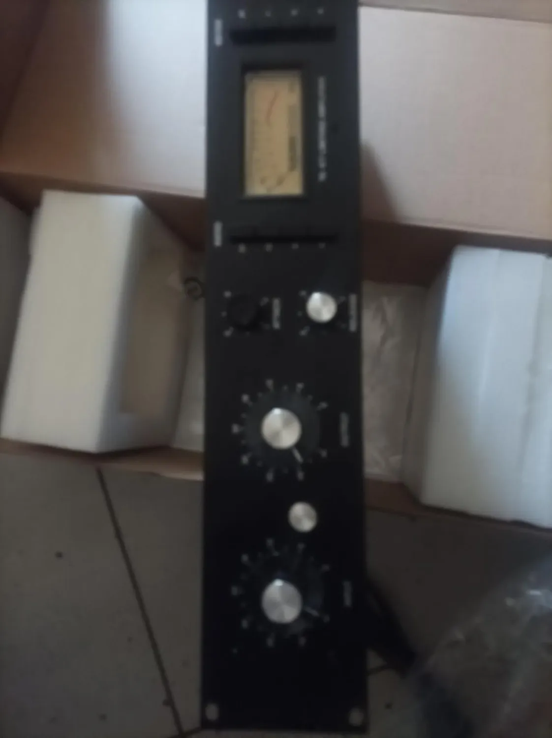 Klark Teknik 76-KT FET-Kompressor 19 Zoll Rack