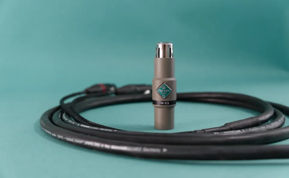 Triton Audio Tilt EQ Mikrofonverstärker +22dB Phantom