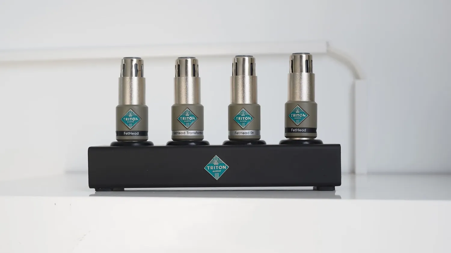 Triton Audio Display Halter für 4 Inline Produkte Stahl